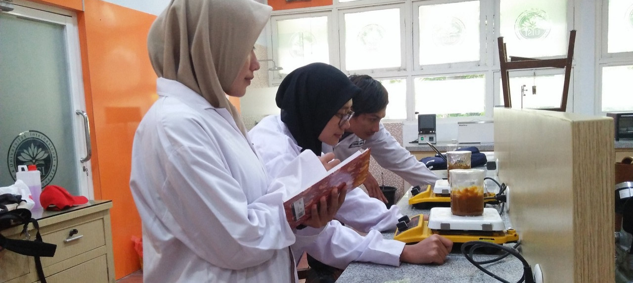 Ekspresi Mahasiswa Teknik Kimia UISI yang mendapatkan Dana Hibah melalui PKM-P Dikti