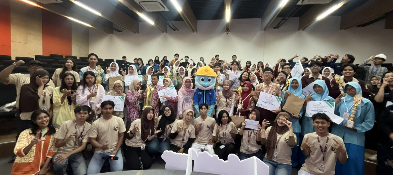 Peserta dan panitia dalam rangkaian kegiatan Logistichamp 2026