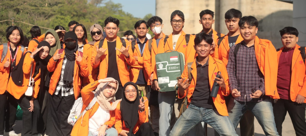 Wakil Rektor III UISI secara simbolis melepas 225 mahasiswa peserta KKN Tahun 2026