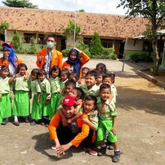 kegiatan mahasiswa bersama peserta didik TK kegiatan mahasiswa bersama peserta didik TK