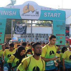 Kegiatan UISI SUNSET GLOW RUN 2019 Kegiatan UISI SUNSET GLOW RUN 2019