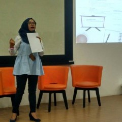 Shintia Lailatut Prastichia saat memberikan materi pada kegiatan Career Coaching Shintia Lailatut Prastichia saat memberikan materi pada kegiatan Career Coaching