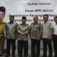 Ketua BPK bersama jajaran manajemen PT Semen Indonesia