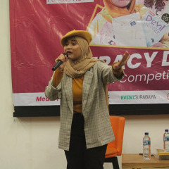 Luluk HF penulis novel terkenal  Luluk HF penulis novel terkenal
