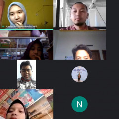 Dua dari kiri Azmi Alvian Gabriel, S.TP., M.P selaku pemateri bersama para peserta Webinar Dua dari kiri Azmi Alvian Gabriel, S.TP., M.P selaku pemateri bersama para peserta Webinar