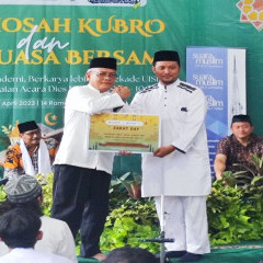 Peresmian zakat day pada istighosah kubro oleh rektor UISI