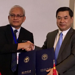 Penandatanganan MOU UISI - Guangdong University of Foreign Studies (China) Penandatanganan MOU UISI - Guangdong University of Foreign Studies (China)