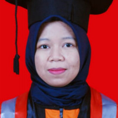 Potret senyum Ayudya yang bangga dengan toga kelulusannya Potret senyum Ayudya yang bangga dengan toga kelulusannya
