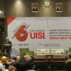 Sambutan Dies Natalis ke-6 UISI oleh Prof. Dr. Ing. Herman Sasongko Sambutan Dies Natalis ke-6 UISI oleh Prof. Dr. Ing. Herman Sasongko