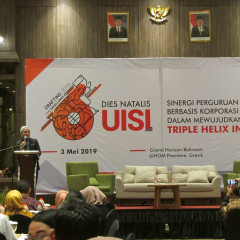 Sambutan Dies Natalis ke-6 UISI oleh Prof. Dr. Ing. Herman Sasongko