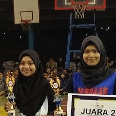 Ekspresi bahagia Pemenang Tim Basket Putra dan Putri Ekspresi bahagia Pemenang Tim Basket Putra dan Putri