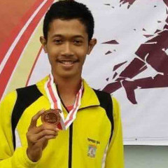 Figur seorang atlet lari sekaligus mahasiswa UISI yang dibanggakan. Figur seorang atlet lari sekaligus mahasiswa UISI yang dibanggakan.