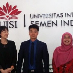 Kent Chai dan Jane Zhang (dua dari kiri), delegasi dari ZheJiang University of Technology Kent Chai dan Jane Zhang (dua dari kiri), delegasi dari ZheJiang University of Technology