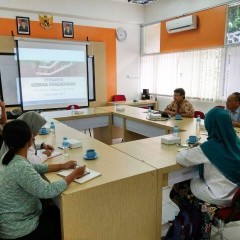 Proses diskusi membahas kerja sama antara UISI dan ITB Proses diskusi membahas kerja sama antara UISI dan ITB
