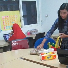 Okky dan nasi bungkus pesanan Okky dan nasi bungkus pesanan