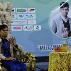 Potret Muzammil Hasballah saat menyampaikan dakwahnya di Masjid Agung Gresik Potret Muzammil Hasballah saat menyampaikan dakwahnya di Masjid Agung Gresik