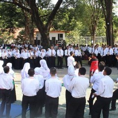 Mahasiswa baru ikut meramaikan kegiatan UKM Expo Mahasiswa baru ikut meramaikan kegiatan UKM Expo