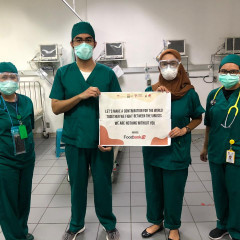 Penyerahan simbolis donasi Foodbank Manajemen UISI kepada RSUD Dr. Soetomo Surabaya Penyerahan simbolis donasi Foodbank Manajemen UISI kepada RSUD Dr. Soetomo Surabaya