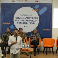 Budiono, narasumber Otoritas Jasa Keuangan Budiono, narasumber Otoritas Jasa Keuangan