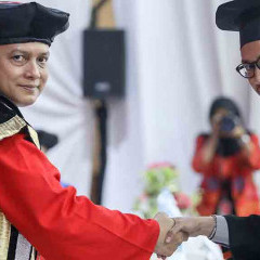 Muhammad Sholah Ed dien Al Ayubi menjadi salah satu wisudawan terbaik dari departemen Manajemen Muhammad Sholah Ed dien Al Ayubi menjadi salah satu wisudawan terbaik dari departemen Manajemen