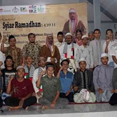 Sesi Foto Bersama Bagi Peserta Ikhwan dengan Ulama Palestina, Syeikh Mahmoud Mohammad.