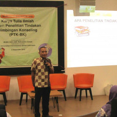 Drs. Mochamad Nur Salim.,M.Si., menyampaikan materi pada Workshop Bimbingan Konseling di UISI Drs. Mochamad Nur Salim.,M.Si., menyampaikan materi pada Workshop Bimbingan Konseling di UISI