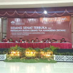 Rektor dan Wakil Rektor UISI dalam Sidang Senat Terbuka 2019 Rektor dan Wakil Rektor UISI dalam Sidang Senat Terbuka 2019