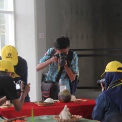 ketika para peserta mengambil dan memotret objek di Lomba Megapixel V2.0 ketika para peserta mengambil dan memotret objek di Lomba Megapixel V2.0