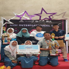 Potret bahagia para pemenang lomba LKTI di acara ISME SISFOR Potret bahagia para pemenang lomba LKTI di acara ISME SISFOR