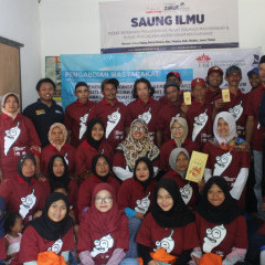 Kebersamaan tim UISI bersama warga Desa Laharpang Kebersamaan tim UISI bersama warga Desa Laharpang