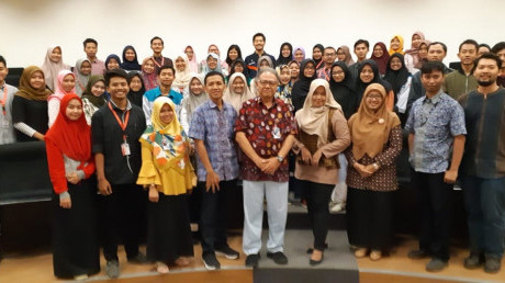Seluruh peserta PKM, NUDC dan MAWAPRES UISI beserta para petinggi UISI di Auditorium Kampus B Seluruh peserta PKM, NUDC dan MAWAPRES UISI beserta para petinggi UISI di Auditorium Kampus B