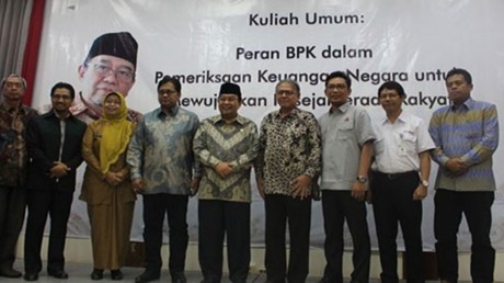 Ketua BPK bersama jajaran manajemen PT Semen Indonesia