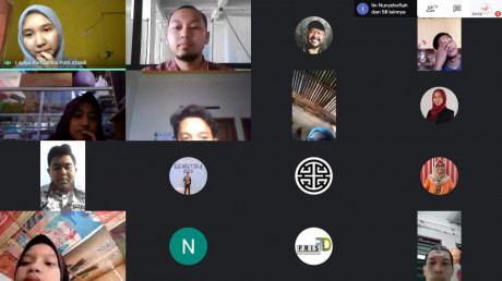 Dua dari kiri Azmi Alvian Gabriel, S.TP., M.P selaku pemateri bersama para peserta Webinar Dua dari kiri Azmi Alvian Gabriel, S.TP., M.P selaku pemateri bersama para peserta Webinar