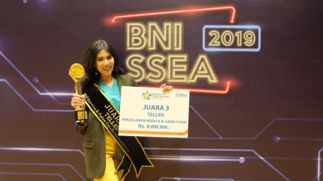 Sosok Ayuk Hartiningsih Ibrahim, S.T., peraih juara 3 Teller terbaik PT. Bank Negara Indonesia Sosok Ayuk Hartiningsih Ibrahim, S.T., peraih juara 3 Teller terbaik PT. Bank Negara Indonesia