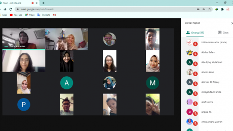 Ekspresi foto bareng pada akhir acara webinar Ekspresi foto bareng pada akhir acara webinar