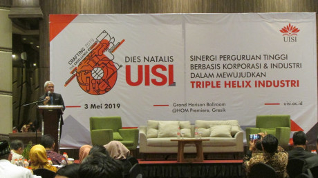 Sambutan Dies Natalis ke-6 UISI oleh Prof. Dr. Ing. Herman Sasongko