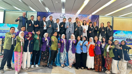 Anggit, mahasiswa Prodi  Sistem Informasi UISI, saat mengikuti program Summer Scholarship di RMUTK