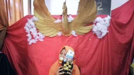 Potret Dinda Ayu Maharani dengan Senyum Bahagianya Potret Dinda Ayu Maharani dengan Senyum Bahagianya