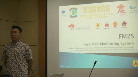 Yana Febirizaldy saat mempresentasikan ide aplikasinya di Pemkot Balikpapan Yana Febirizaldy saat mempresentasikan ide aplikasinya di Pemkot Balikpapan