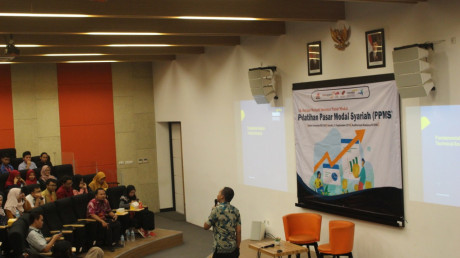 Suasana Pelatihan Pasar Modal Syariah di Auditorium Kampu B UISI