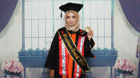 Angggun Pratiwi Oktaviani telah dinobatkan sebagai wisudawan terbaik UISI periode II Angggun Pratiwi Oktaviani telah dinobatkan sebagai wisudawan terbaik UISI periode II