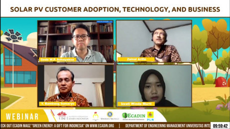 Potret kegiatan saat sesi tanya jawab berlangsung bersama pembicara Potret kegiatan saat sesi tanya jawab berlangsung bersama pembicara