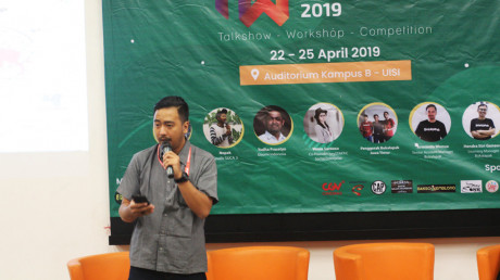 Armando Wonua sedang memaparkan materinya Armando Wonua sedang memaparkan materinya