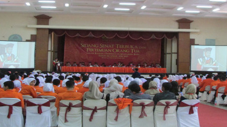 Pembukaan Sidang Senat Terbuka oleh Rektor UISI dengan penerimaan mahasiswa baru. Pembukaan Sidang Senat Terbuka oleh Rektor UISI dengan penerimaan mahasiswa baru.