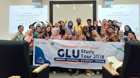 Kebersamaan peserta GLU Study Tour Malaysia bersama mahasiswa UISI
