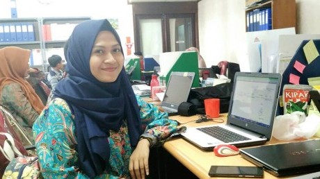 Bayanunnisa' saat menjalankan tugas sebagai mahasiswa karya di proyek Semen Indonesia Aceh