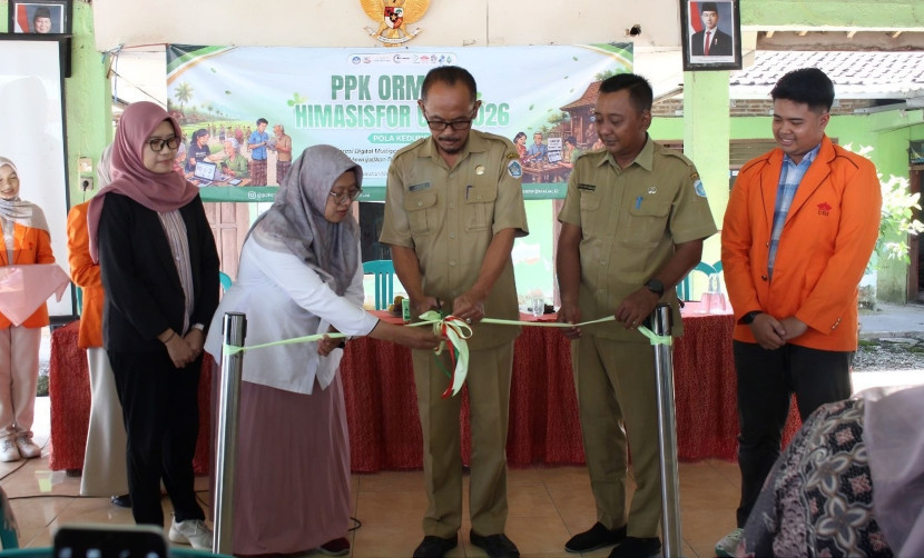 Pembukaan Kegiatan PKK ORMAWA HIMA SI UISI, POLA KEDUNG di Balai Desa Kadeungrejo Lamongan