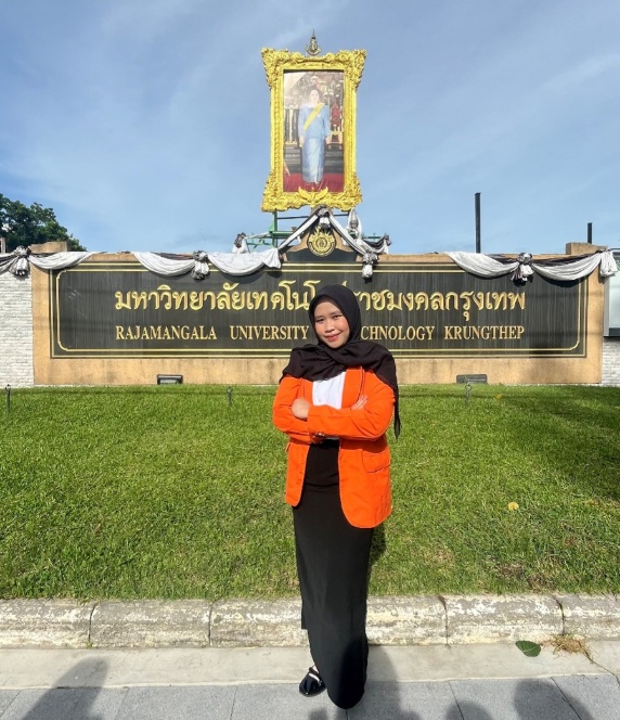 Anggit mengikuti Summer Scholarship di RMUTK